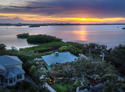 8810 Fishermens Bay Dr, Sarasota, FL, 34231-6600 | Card Image