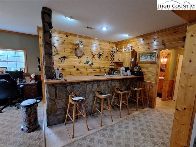 Lower level wet bar | Image 29