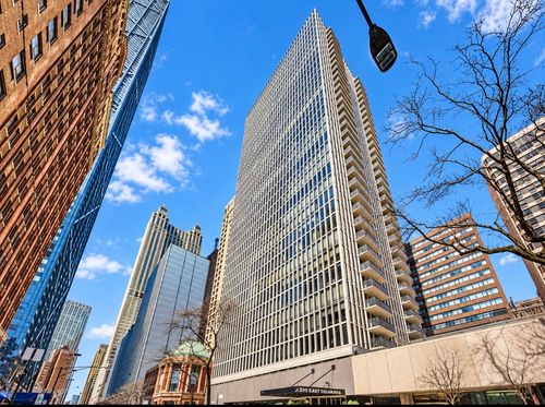 8c-9c-200 E Delaware Pl, Chicago, IL, 60611-1911 | Card Image