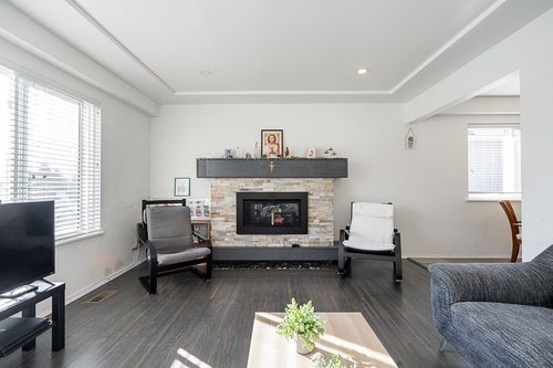 2057 Lorraine Ave, Coquitlam, BC, V3K2M7 | Card Image