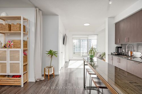 1808-4085 Parkside Village Drive, Mississauga, ON, L5B0K9 | Card Image