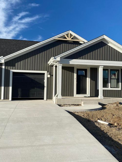 N162W21867 Poppy Rd, Jackson, WI, 53037-1219 | Card Image