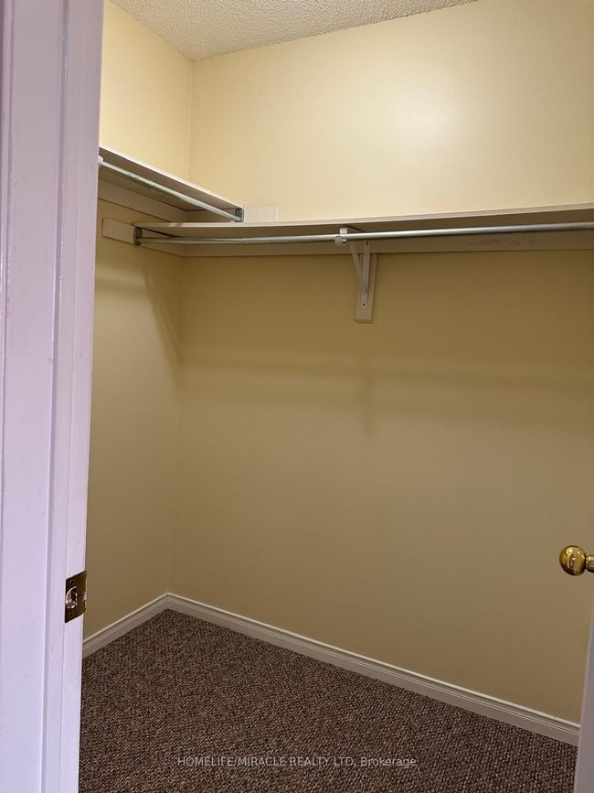 6 Sinclair Crt, Condo with 3 bedrooms, 3 bathrooms and 1 parking in Brampton ON | Image 30