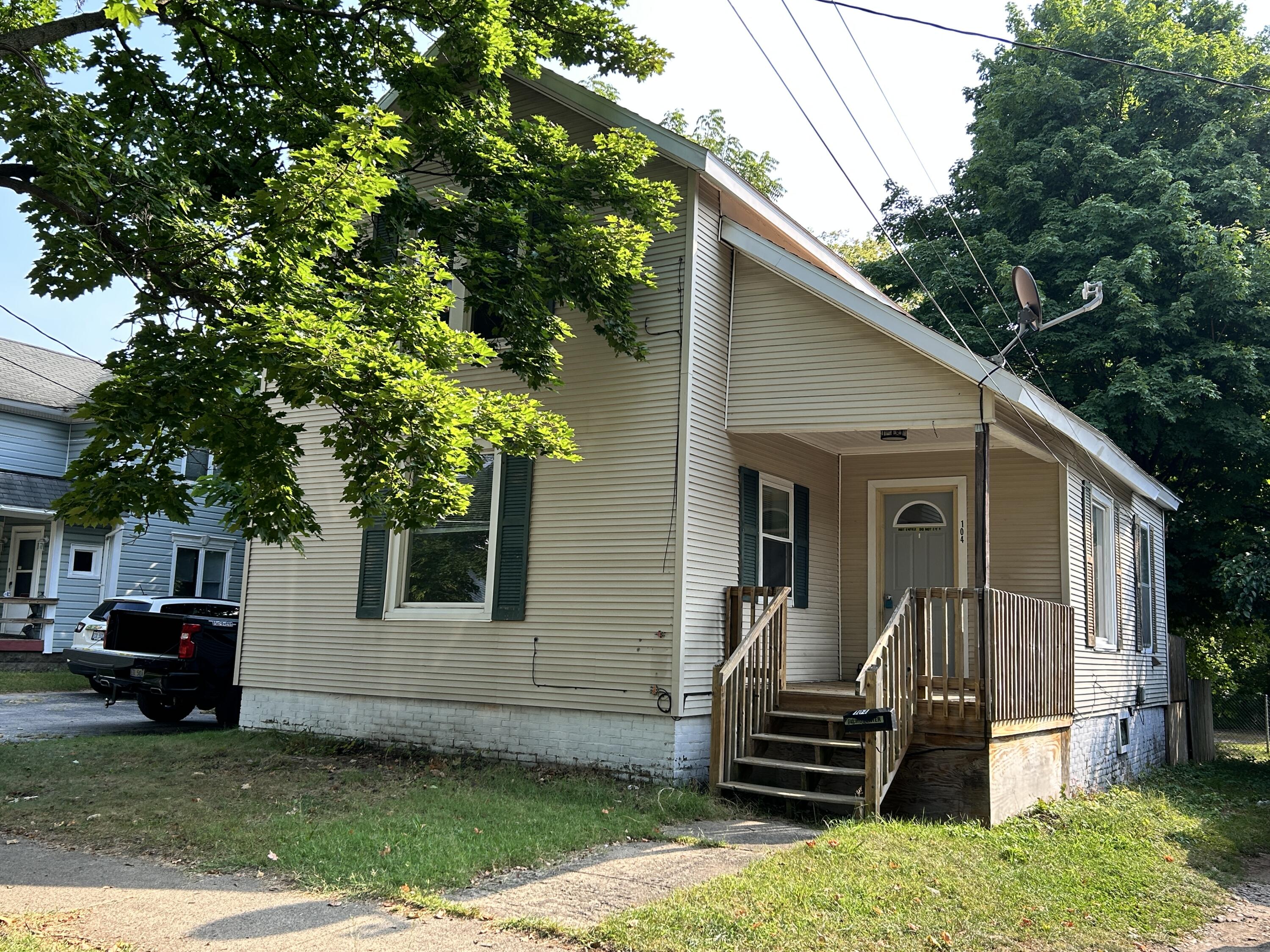 Center St, Dowagiac, MI 49047