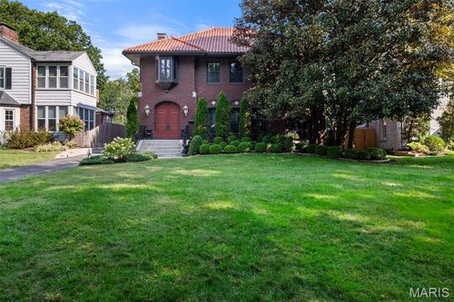 7061 Westmoreland Dr, Saint Louis, MO, 63130-4422 | Card Image