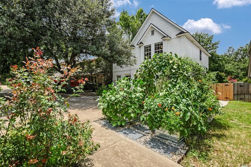 8806 Ampezo Trl, Austin, TX, 78749-4937 | Card Image