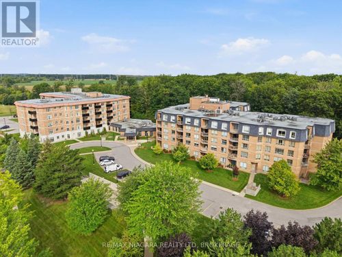 424-8111 Forest Glen Dr, Niagara Falls, ON, L2H2Y7 | Card Image