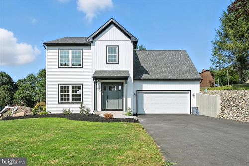 57 Ardmore Ave, TAMAQUA, PA, 18252-4554 | Card Image