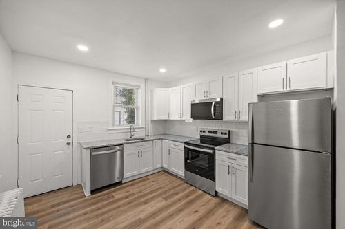 1715 W 8th St, WILMINGTON, DE, 19805-3153 | Card Image