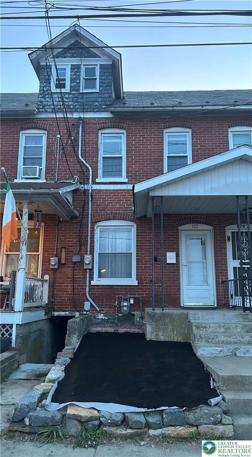 122 S Spruce St, Nazareth, PA, 18064-2129 | Card Image
