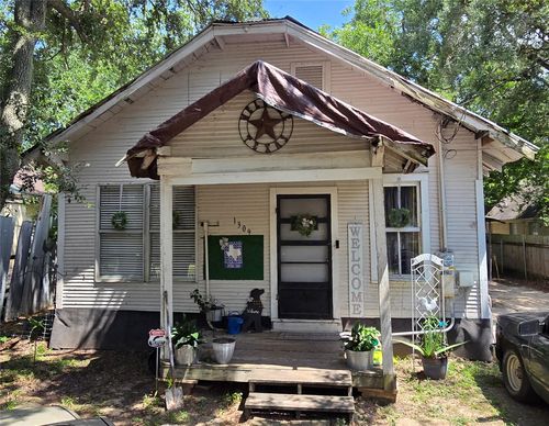 1309 5th St, Bay City, TX, 77414-5941 | Card Image