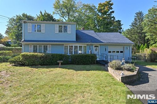 347 Verona Way, Paramus, NJ, 07652 | Card Image