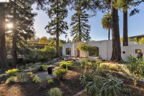 5529 Snake Rd, Oakland, CA, 94611-2908 | Card Image