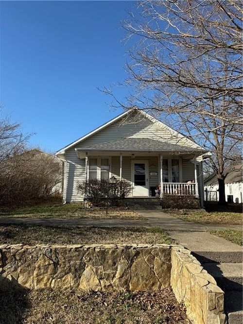 104 Miami St, Burlington, KS, 66839-1347 | Card Image