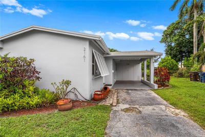 2161 Sw 36th Ter, House other with 3 bedrooms, 2 bathrooms and null parking in Fort Lauderdale FL | Image 3