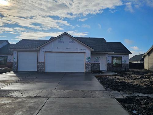 1601 S Midway Ct, Valley Center, KS, 67147 | Card Image