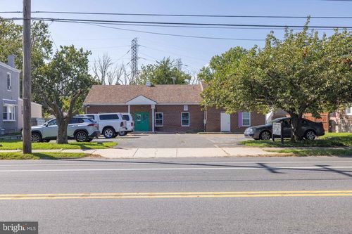 4242 Post Rd, MARCUS HOOK, PA, 19061-5016 | Card Image