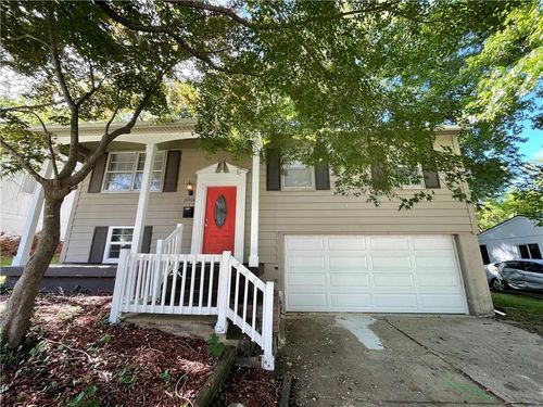 18904 E Arrowhead Dr, Independence, MO, 64056-2126 | Card Image