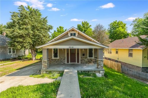 2218 Elizabeth Ave, Kansas City, KS, 66102-4055 | Card Image