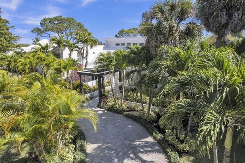 355 Oakview Dr, Delray Beach, FL, 33445-3923 | Card Image