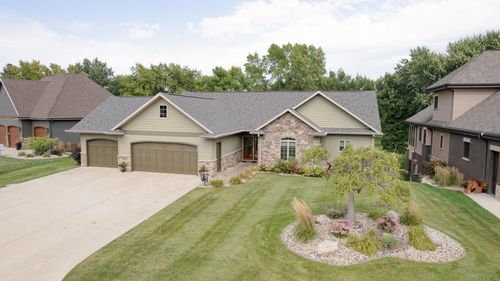 932 Emerald Pines Dr, Arnolds Park, IA, 51331-7577 | Card Image