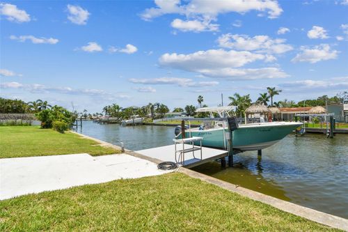 11599 Grove St, Seminole, FL, 33772-7100 | Card Image