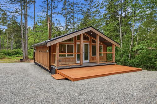 675 Little Blvd, Gabriola, BC, V0R1X3 | Card Image
