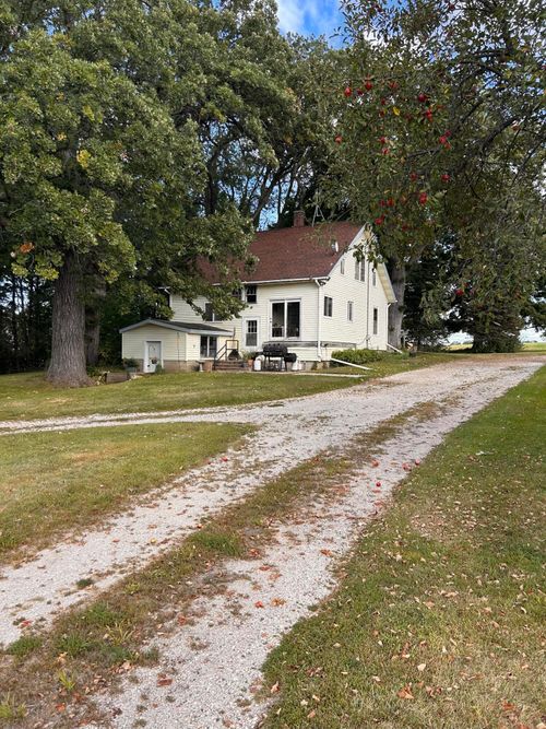 14801 60th St, Bristol, WI, 53104-9753 | Card Image