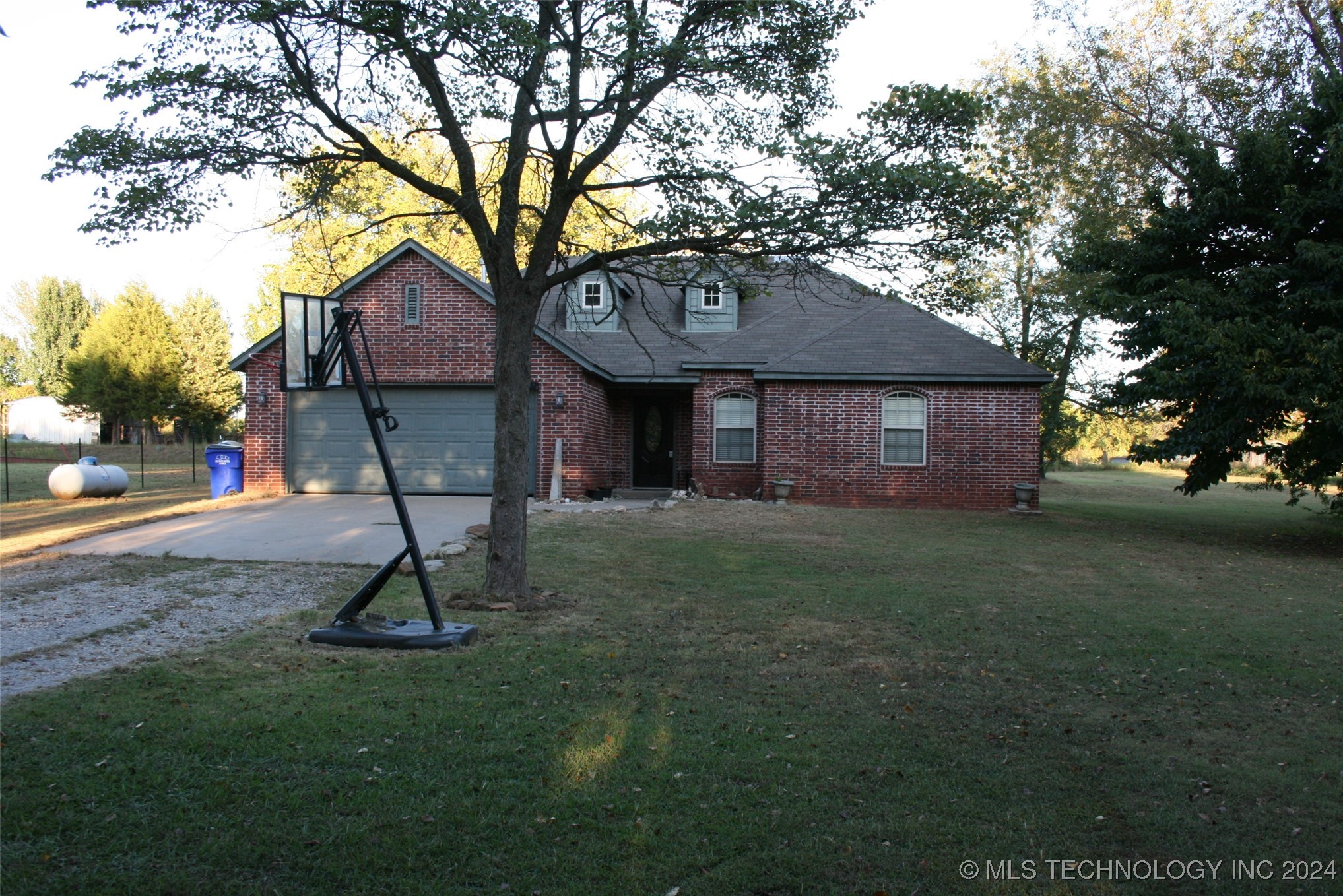 121st St, Coweta, OK 74429