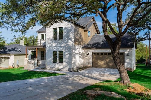 132 Bedford Dr, Spicewood, TX, 78669-3083 | Card Image