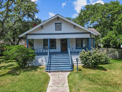 2 11th Ave N, Texas City, TX, 77590-6331 | Card Image