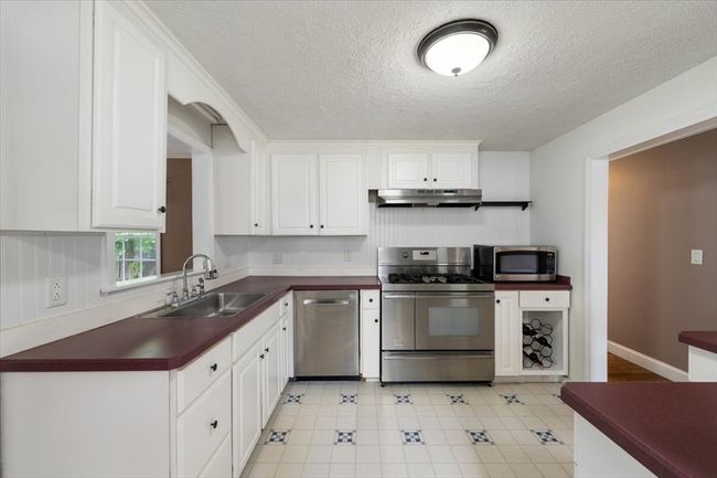 6 Karen Ave, House other with 3 bedrooms, 2 bathrooms and 3 parking in Medway MA | Image 10