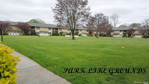 apt-28-700 Broadway, Amityville, NY, 11701-2236 | Card Image