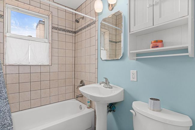 APT-211 - 3134 W Bde Maka Ska Blvd, Condo with 2 bedrooms, 1 bathrooms and null parking in Minneapolis MN | Image 12