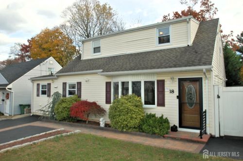 18 Pinetree Dr, Parlin, NJ, 08859-1122 | Card Image