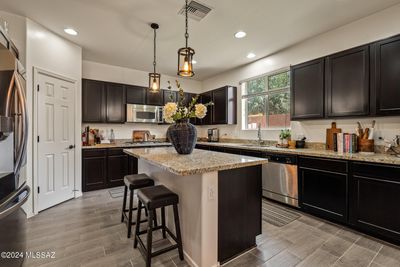 Kitchen Island | Image 3