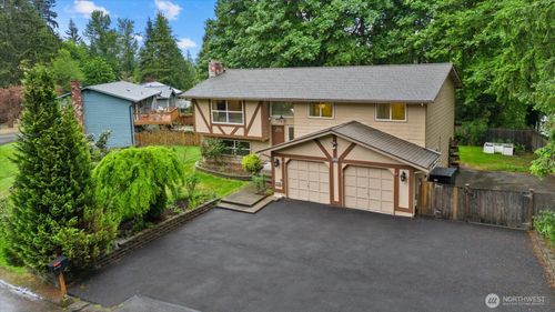 15912 174th Ave Ne, Woodinville, WA, 98072-9102 | Card Image