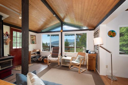 847 Captain'S Way, Bowen Island, BC, V0N1G2 | Card Image