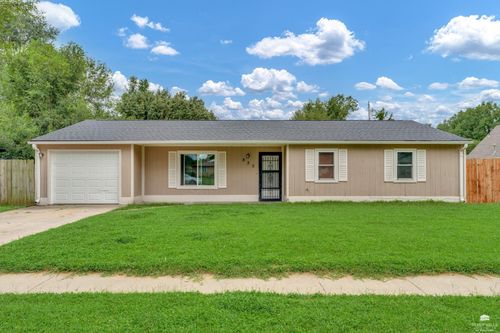 825 Pottawatomie Ave, Manhattan, KS, 66502-6419 | Card Image