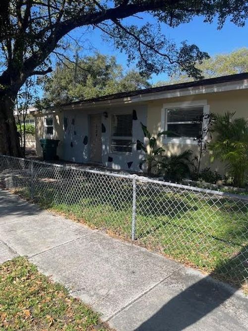 734 Sw 8th St, DANIA BEACH, FL, 33004-3808 | Card Image