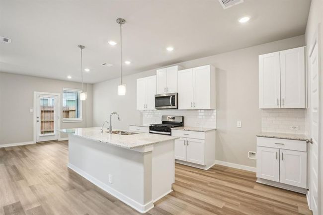 591 Avisa Dr, House other with 3 bedrooms, 3 bathrooms and 2 parking in Kemah TX | Image 17
