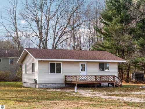 7808 Bacchanalia Ct, Cadillac, MI, 49601-9366 | Card Image