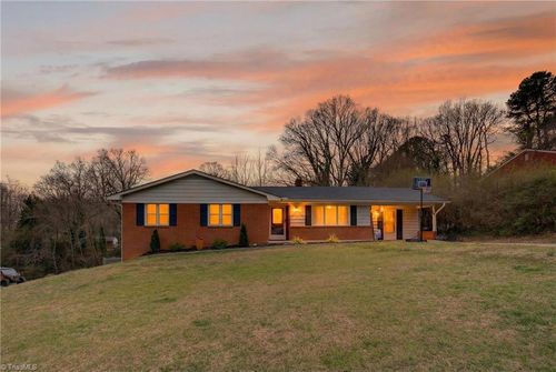 236 Charles Ave, Asheboro, NC, 27205-7519 | Card Image