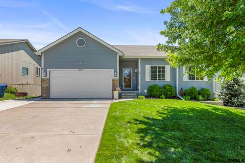 10405 S 27th St, Bellevue, NE, 68123-4473 | Card Image