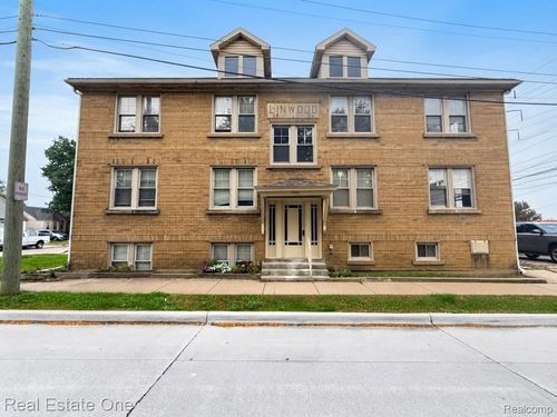 2e-4700 Curtis St, Dearborn, MI, 48126-4663 | Card Image