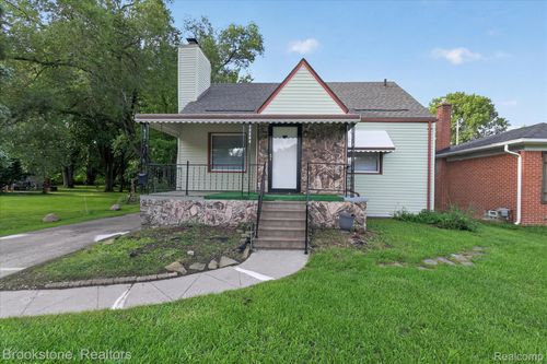 19064 Toepfer Dr, Eastpointe, MI, 48021-2755 | Card Image