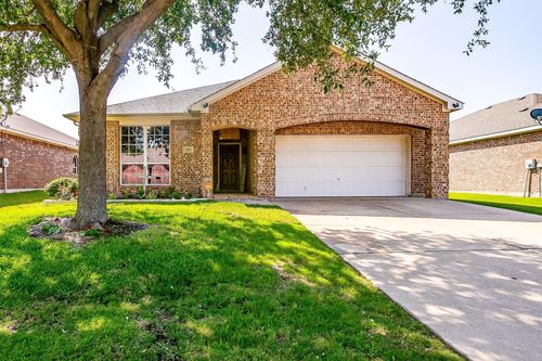 909 Hunter Ln, Burleson, TX, 76028-7103 | Card Image
