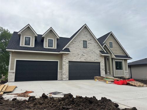 15801 Hickory Dr, Urbandale, IA, 50323-2744 | Card Image
