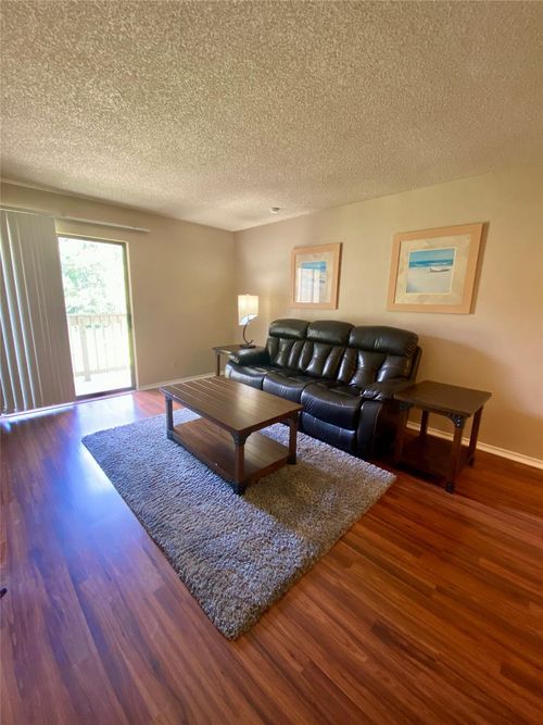 256d-2501 Gulf Fwy, Dickinson, TX, 77539-3242 | Card Image