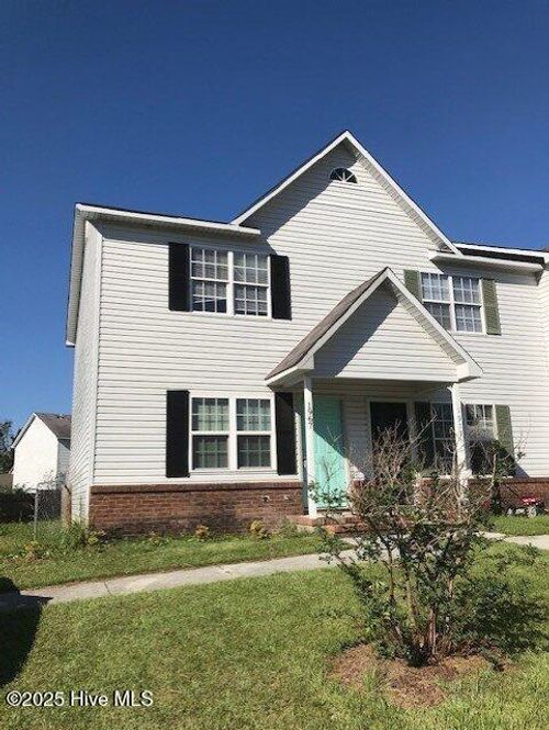 1967 W Brandymill Ln, Jacksonville, NC, 28546-9585 | Card Image